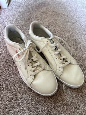 Puma Off-White Leather Low-Top Sneakers